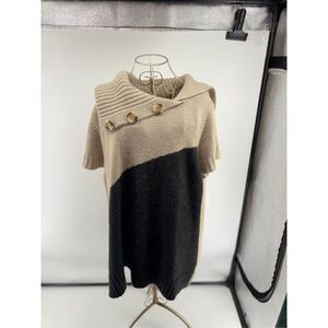 Avenue Black Tan Short Sleeve Women’s Sweater With Button Detail Size 22/24